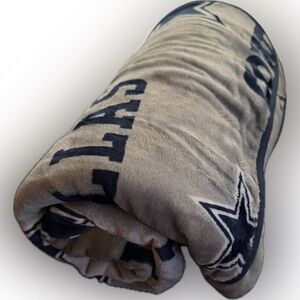 Dallas Cowboys Queen Top 60x 70 Blanket 100% Polyester